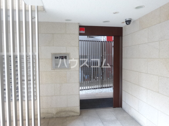 23/28 エントランス