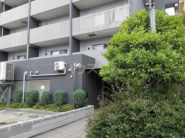 16/17 エントランス