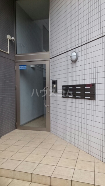 14/20 エントランス