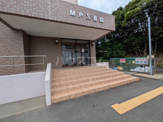 26/30 エントランス