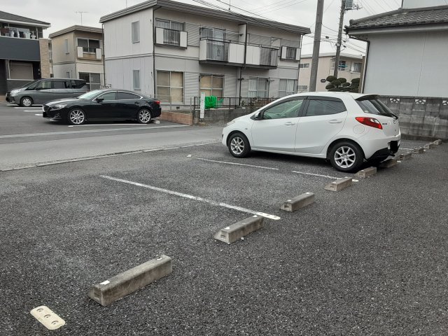 18/21 駐車場