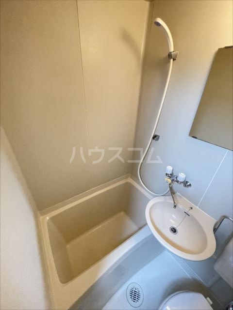 13/30 浴室