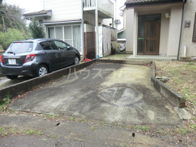 18/18 駐車場