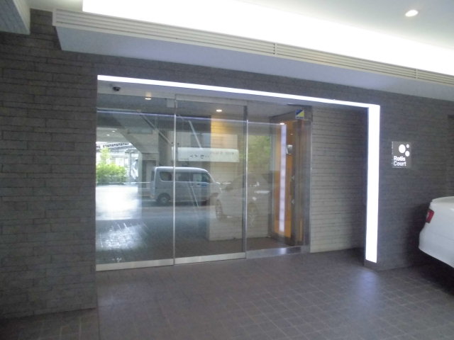 22/26 エントランス