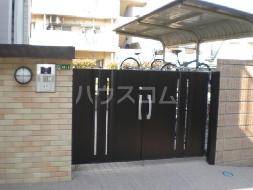 2/5 エントランス