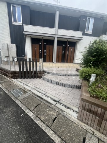 24/30 エントランス