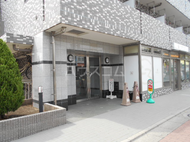 18/24 エントランス