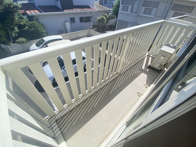 23/30 バルコニー
