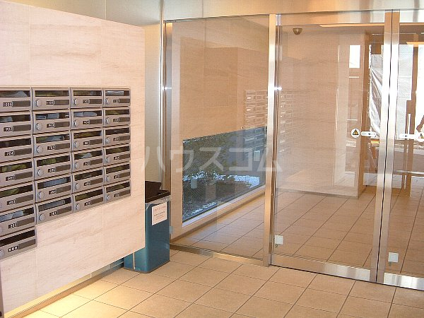 21/26 エントランス