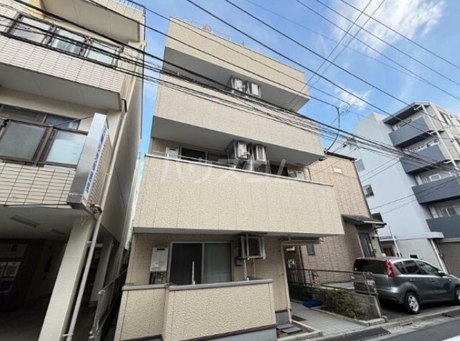 13/22 エントランス