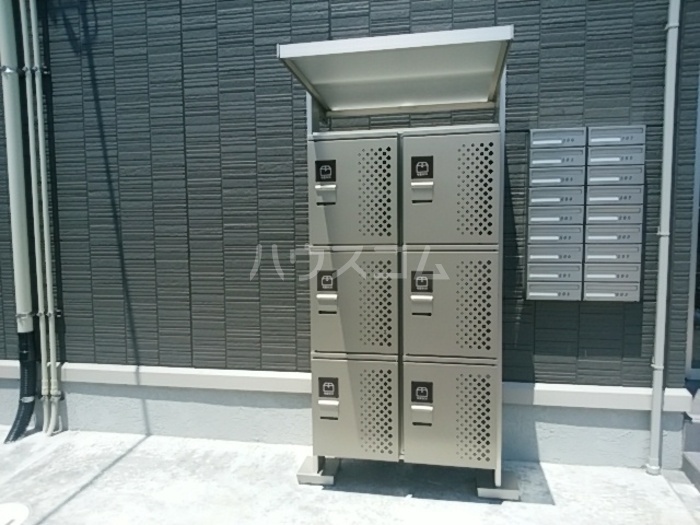 23/30 エントランス