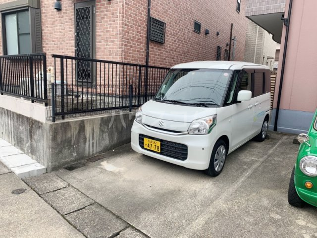 21/22 駐車場