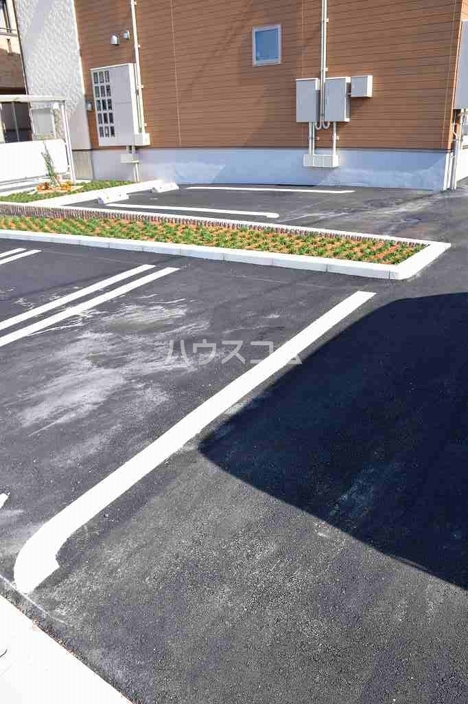 2/2 駐車場