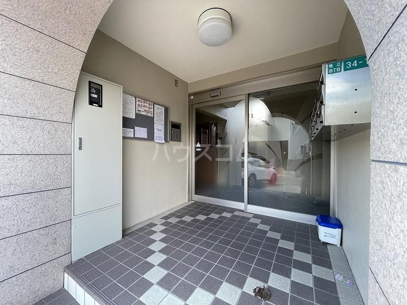 24/26 エントランス