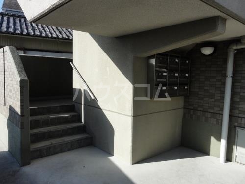 20/30 エントランス