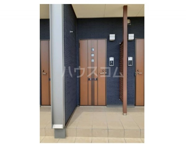 19/26 エントランス