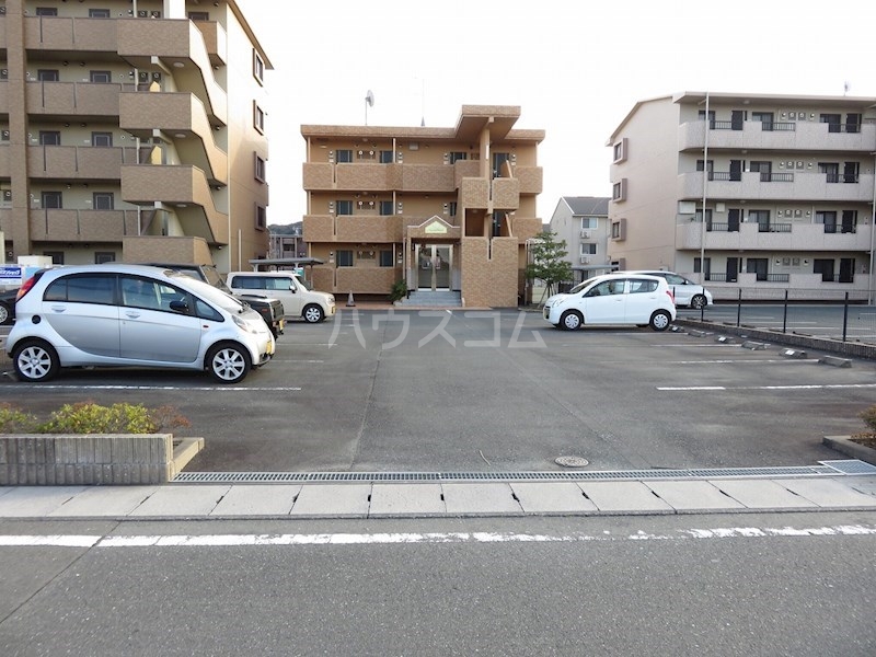 3/5 駐車場