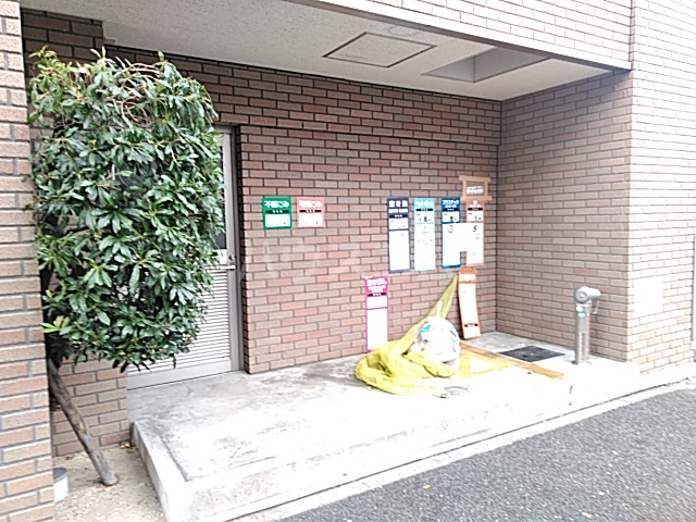 24/29 エントランス