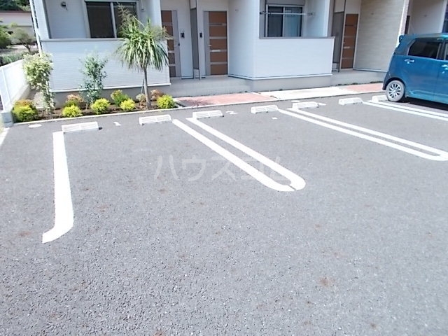 17/23 駐車場