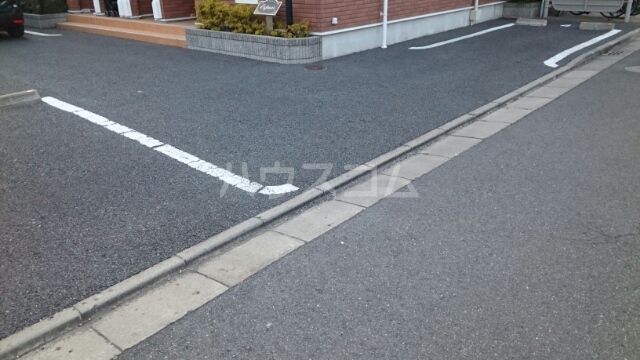 2/13 駐車場