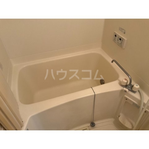 17/27 浴室