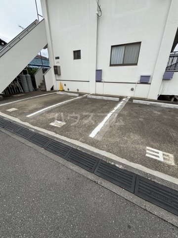 2/3 駐車場