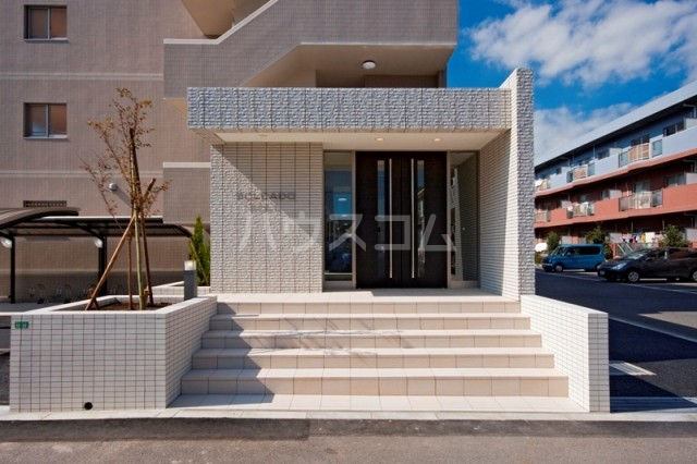 21/25 エントランス