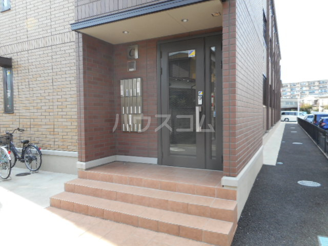 24/30 エントランス