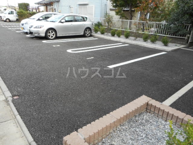 26/30 駐車場