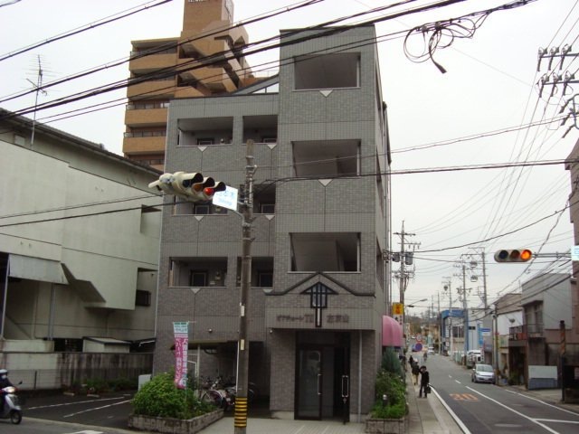 24/30 エントランス