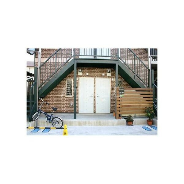 16/17 エントランス