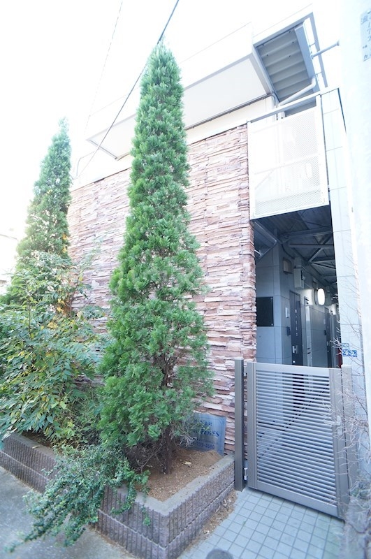 16/20 エントランス