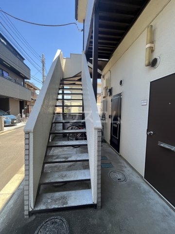 28/30 エントランス