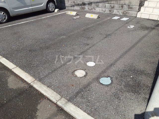 22/30 駐車場