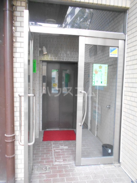 22/30 エントランス