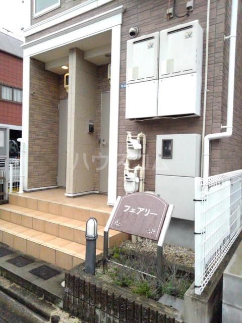 19/27 エントランス