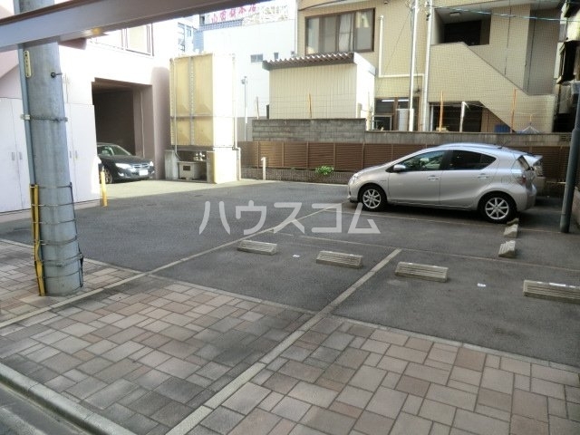 22/30 駐車場