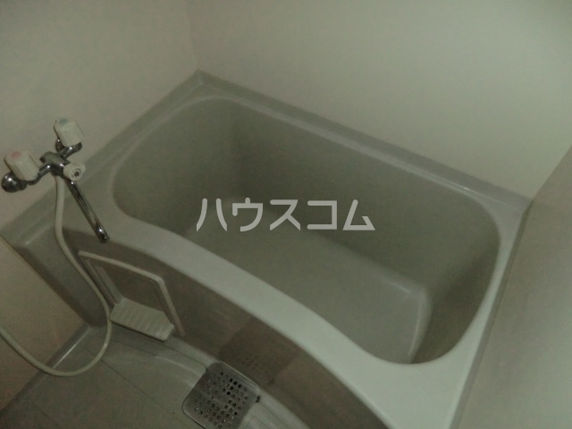 13/30 浴室