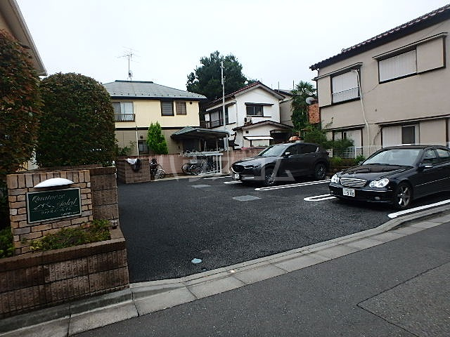 25/30 駐車場