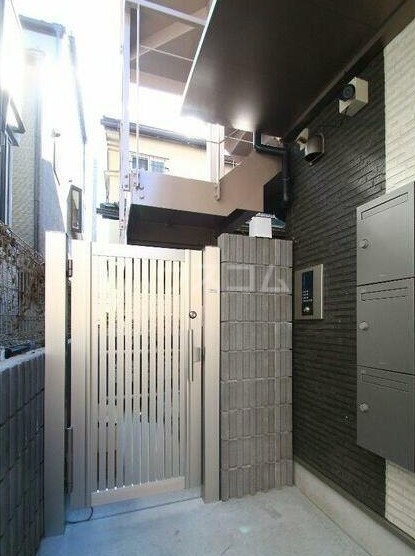 13/21 エントランス