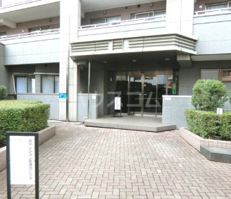 16/27 エントランス