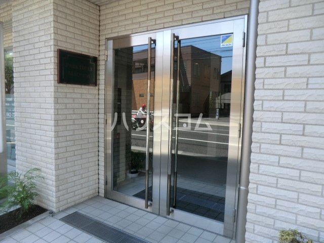 16/27 エントランス