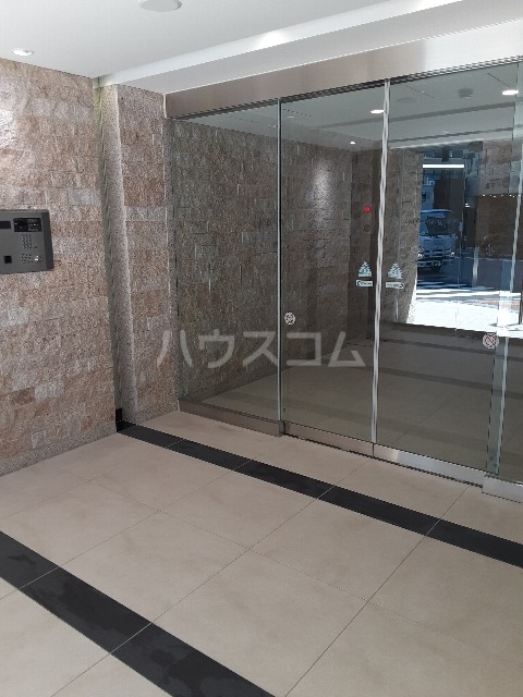 29/30 エントランス