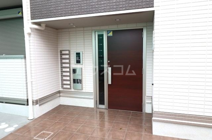 15/23 エントランス