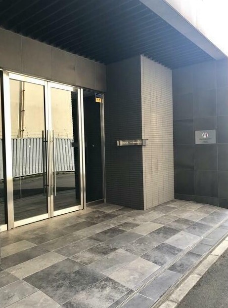 15/21 エントランス