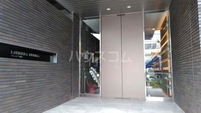 2/3 エントランス