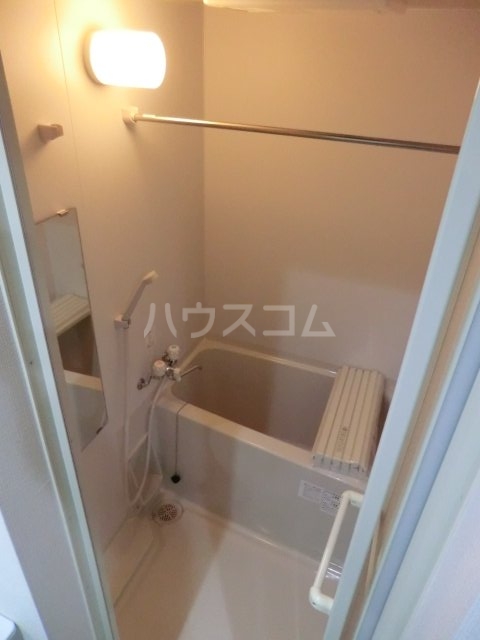 13/27 浴室