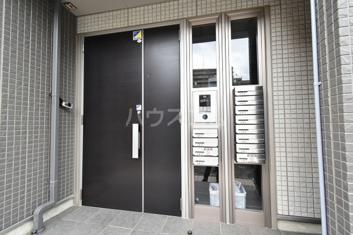 17/19 エントランス