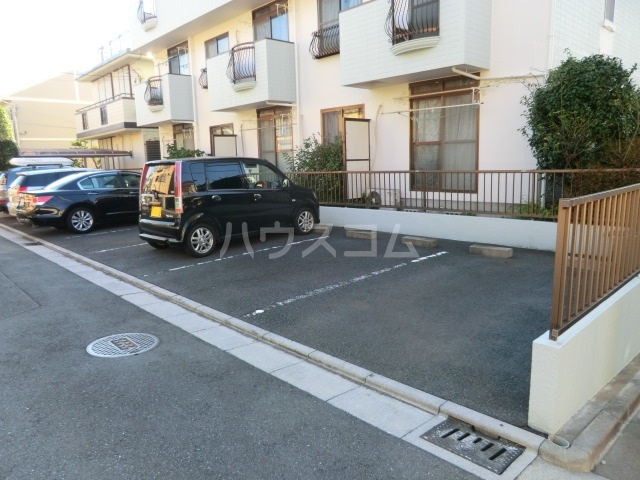 26/30 駐車場
