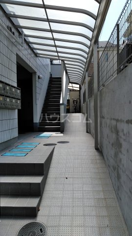 20/29 エントランス